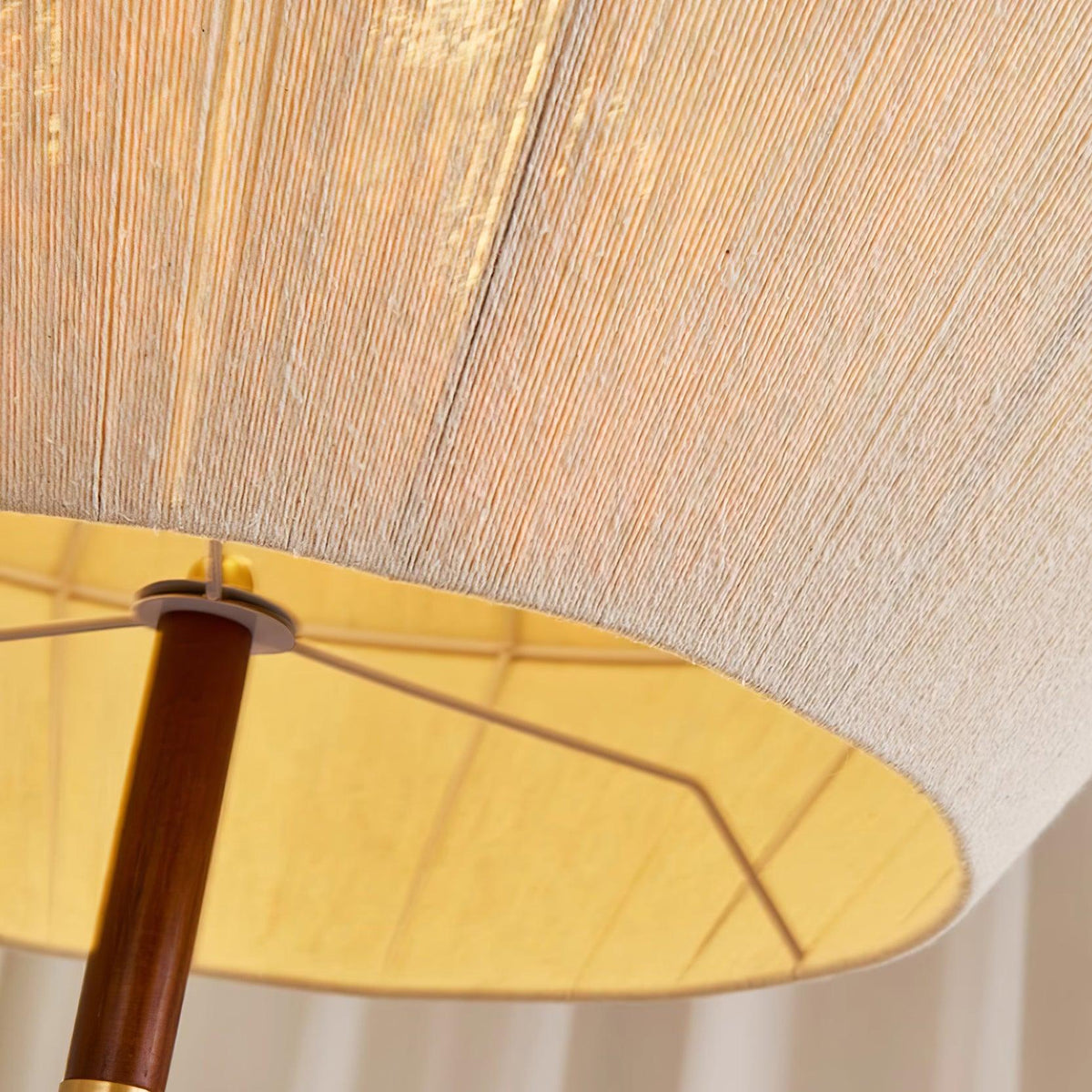 Lustra Suspension avec Abat-jour en Fil de Coton et Bois de Noyer Naturel - Neutralighting