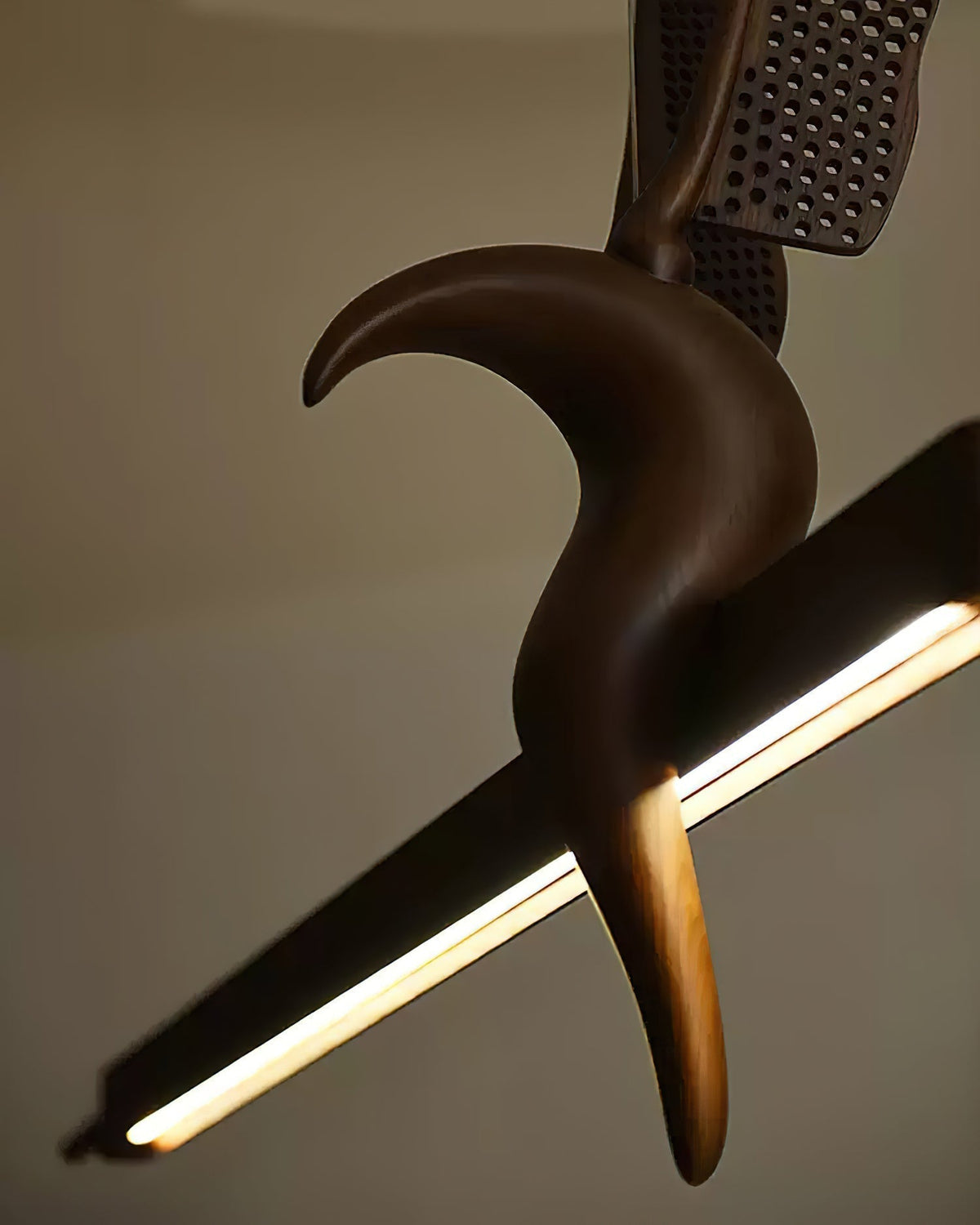 Varinisra Sculptural Oak Pendant Light - Neutralighting