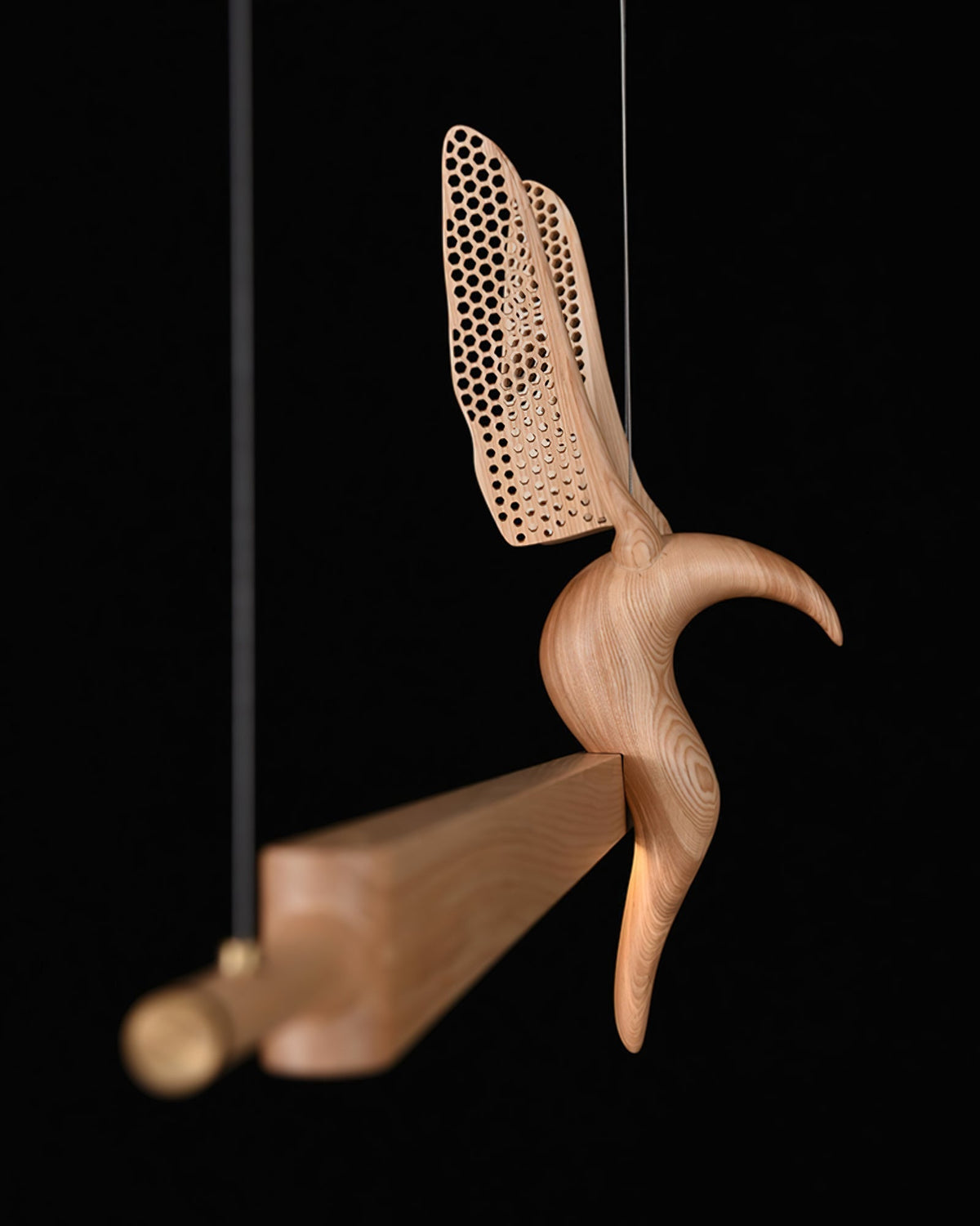 Varinisra Sculptural Oak Pendant Light - Neutralighting