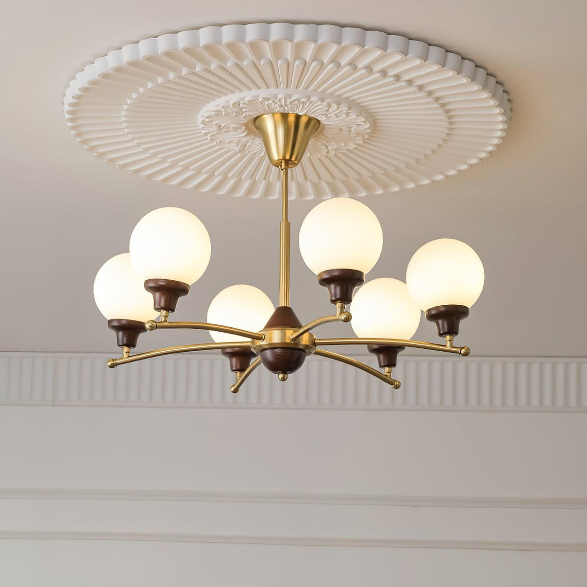 Lustra Chandelier Boules en Verre et Noyer - Neutralighting