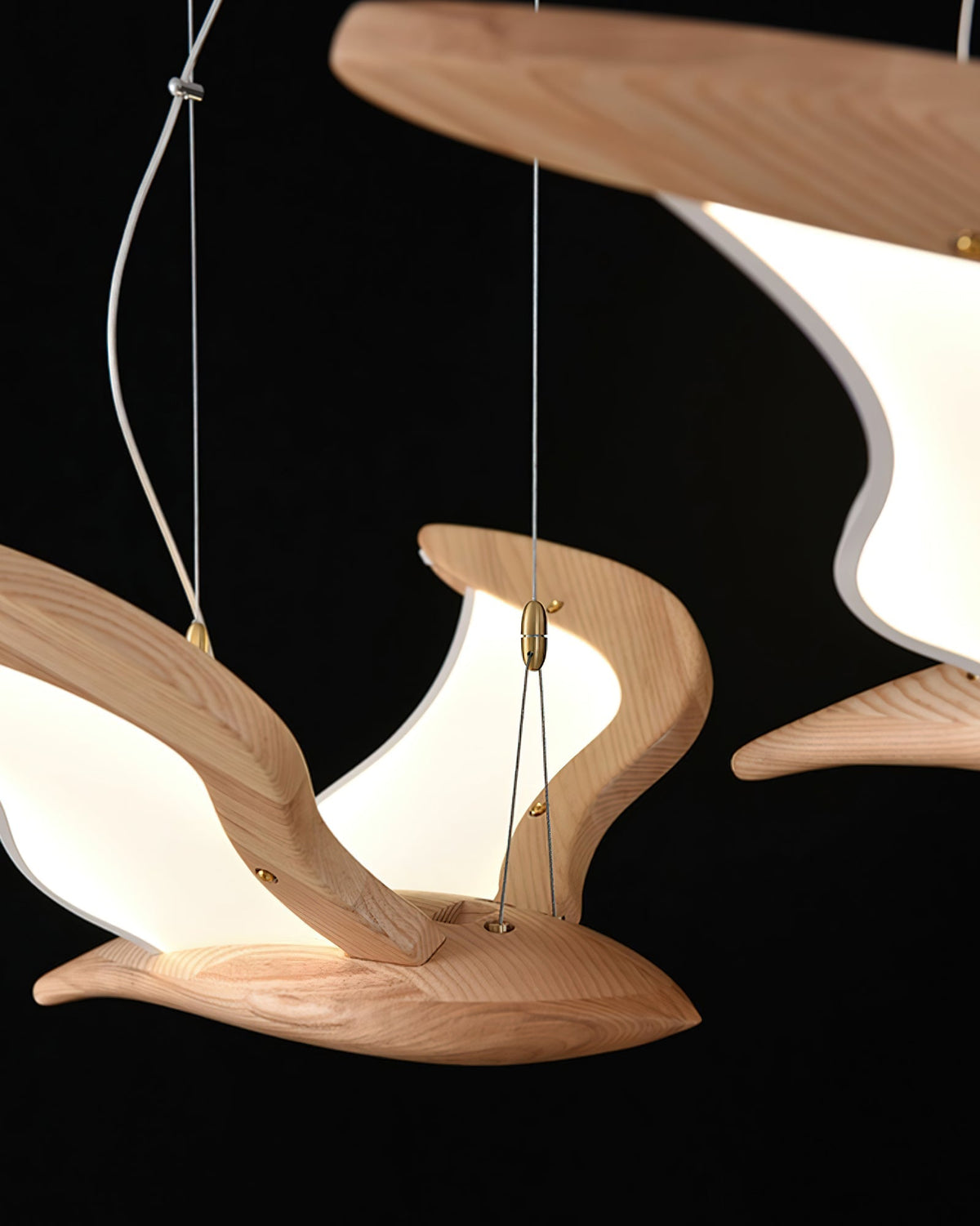 Lustra Chandelier Forme d'Oiseau Bois Sculptural - Neutralighting