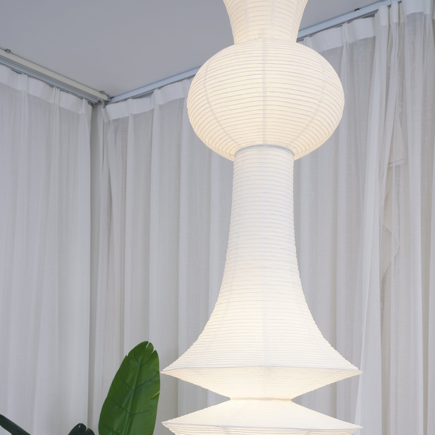 Faye Suspension Sculpturale Verticale en Papier - Neutralighting