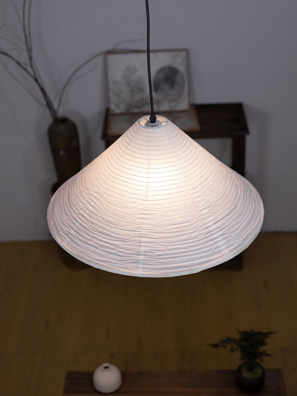 Conic Suspension Lampe Pyramidale en Papier - Neutralighting