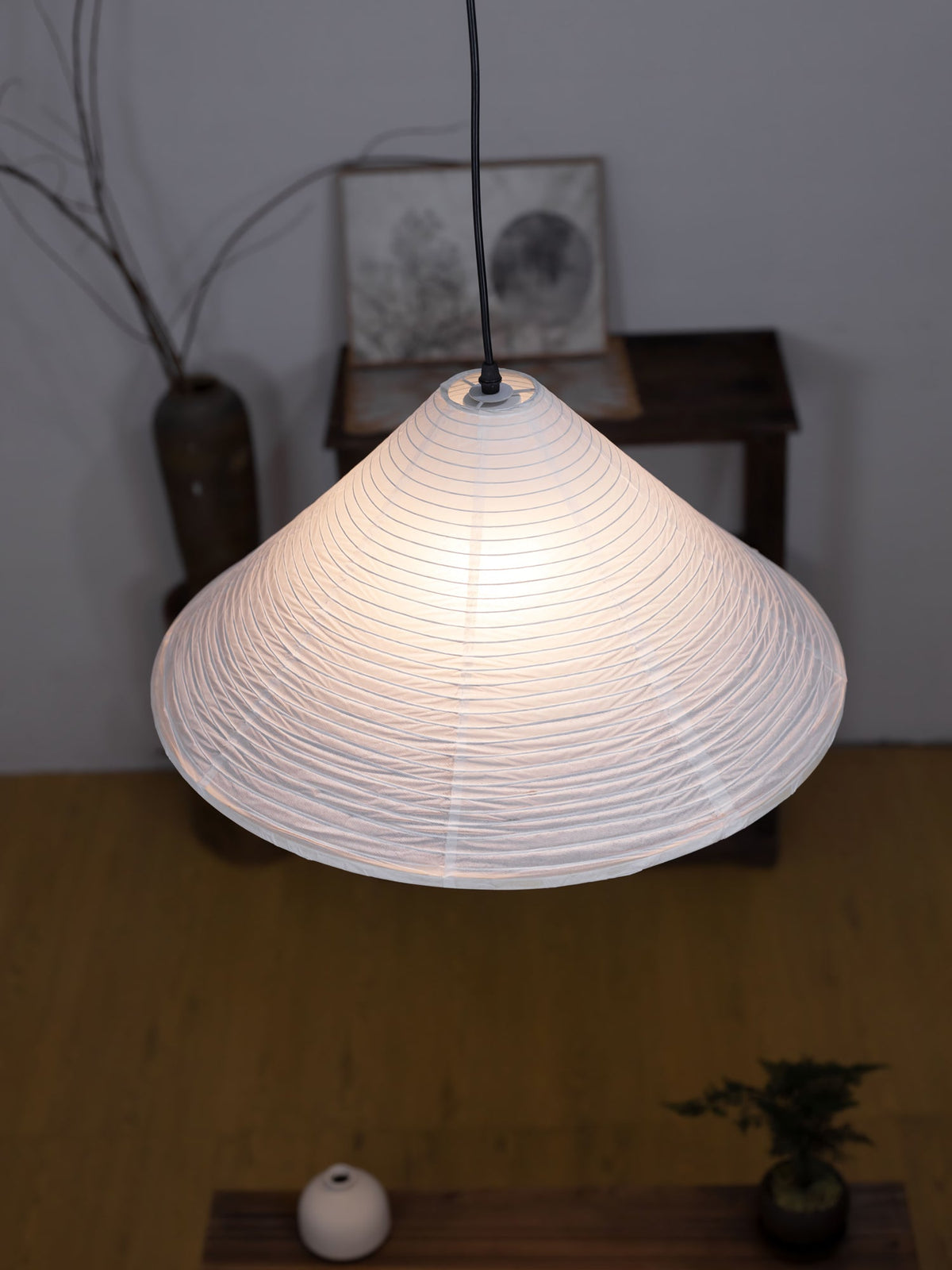 Conic Suspension Lampe Pyramidale en Papier - Neutralighting