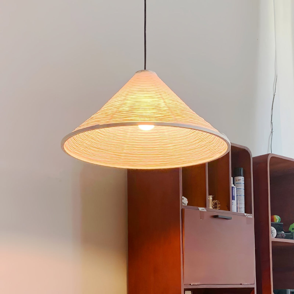 Conic Suspension Lampe Pyramidale en Papier - Neutralighting