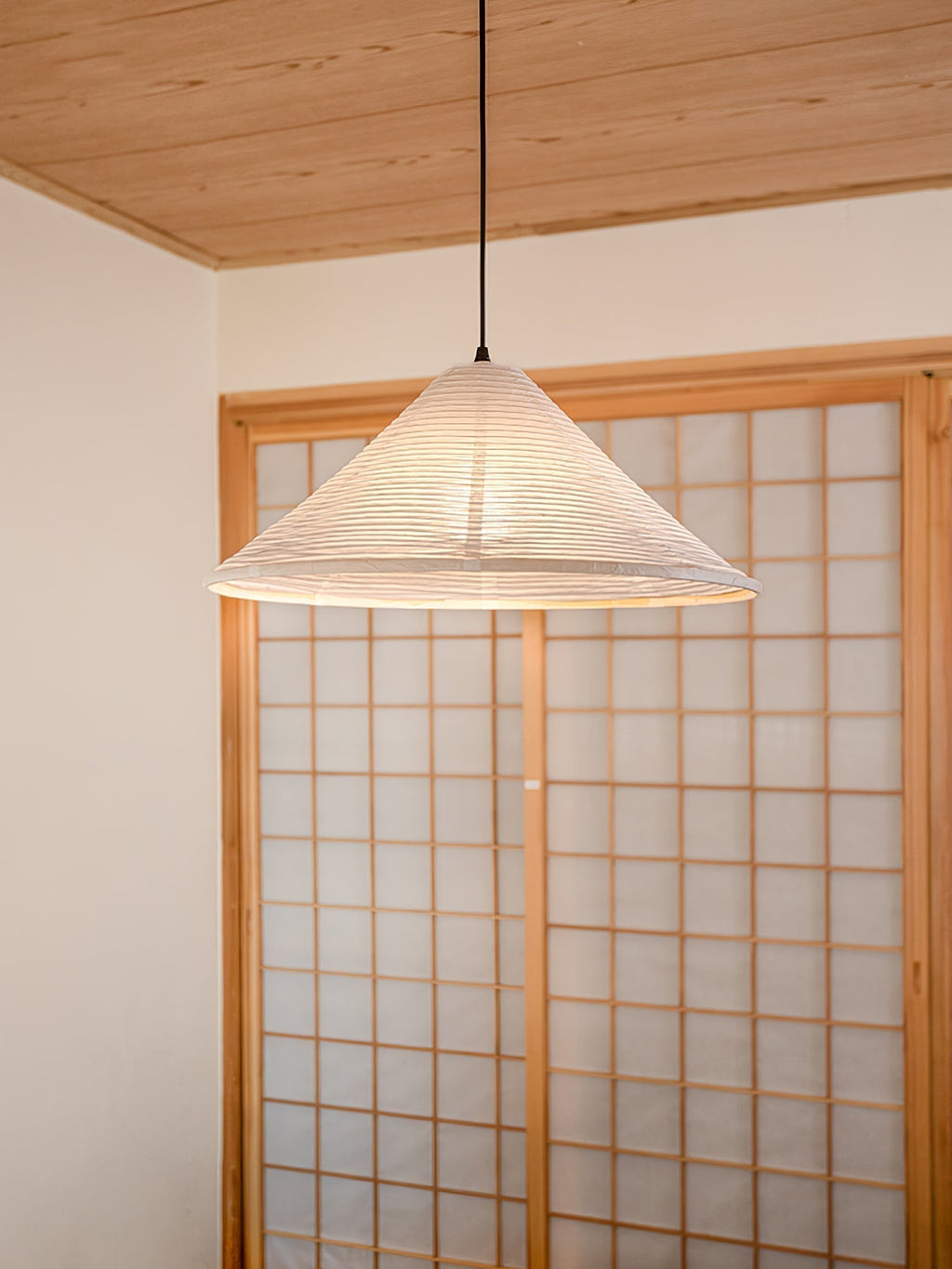 Conic Suspension Lampe Pyramidale en Papier - Neutralighting