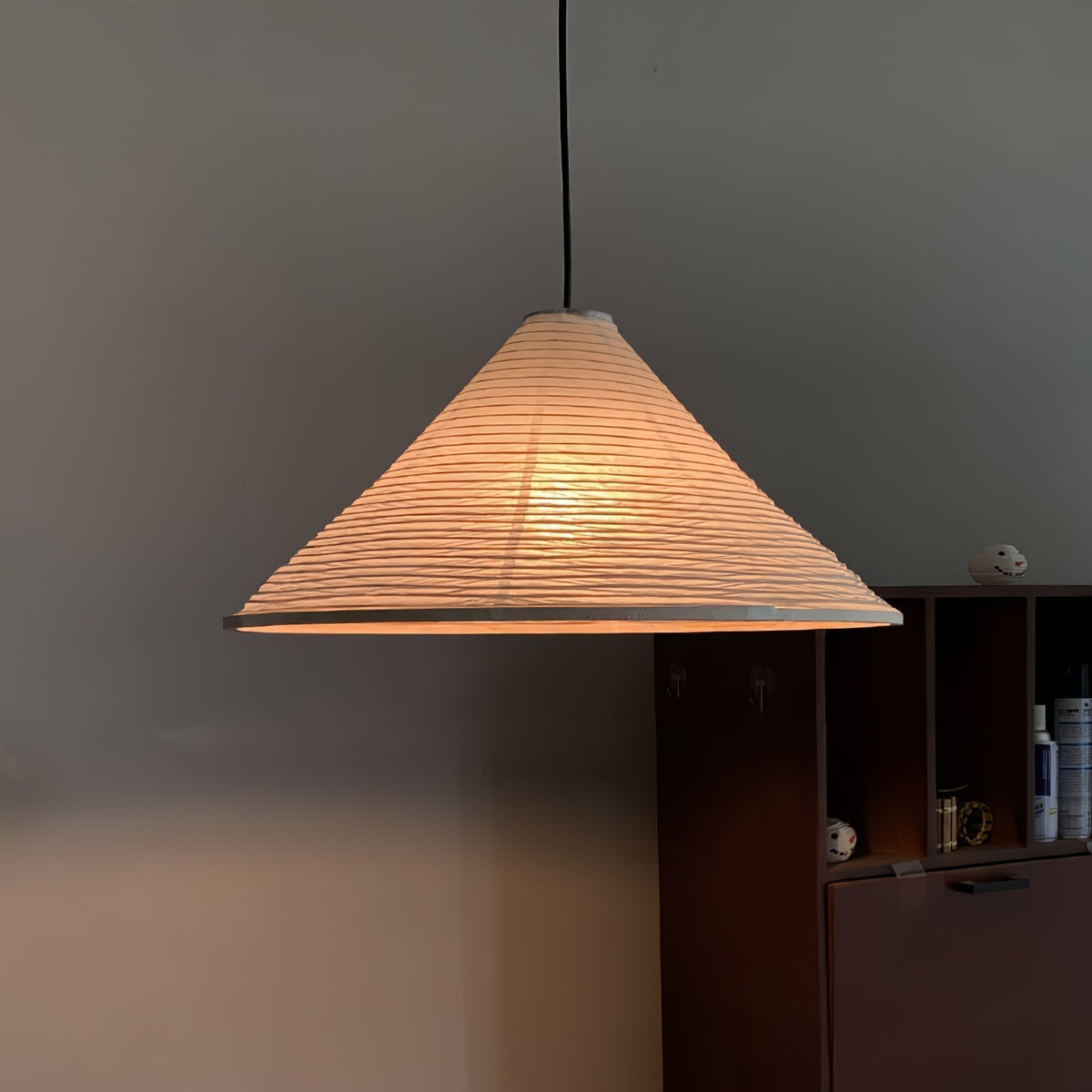 Conic Suspension Lampe Pyramidale en Papier - Neutralighting