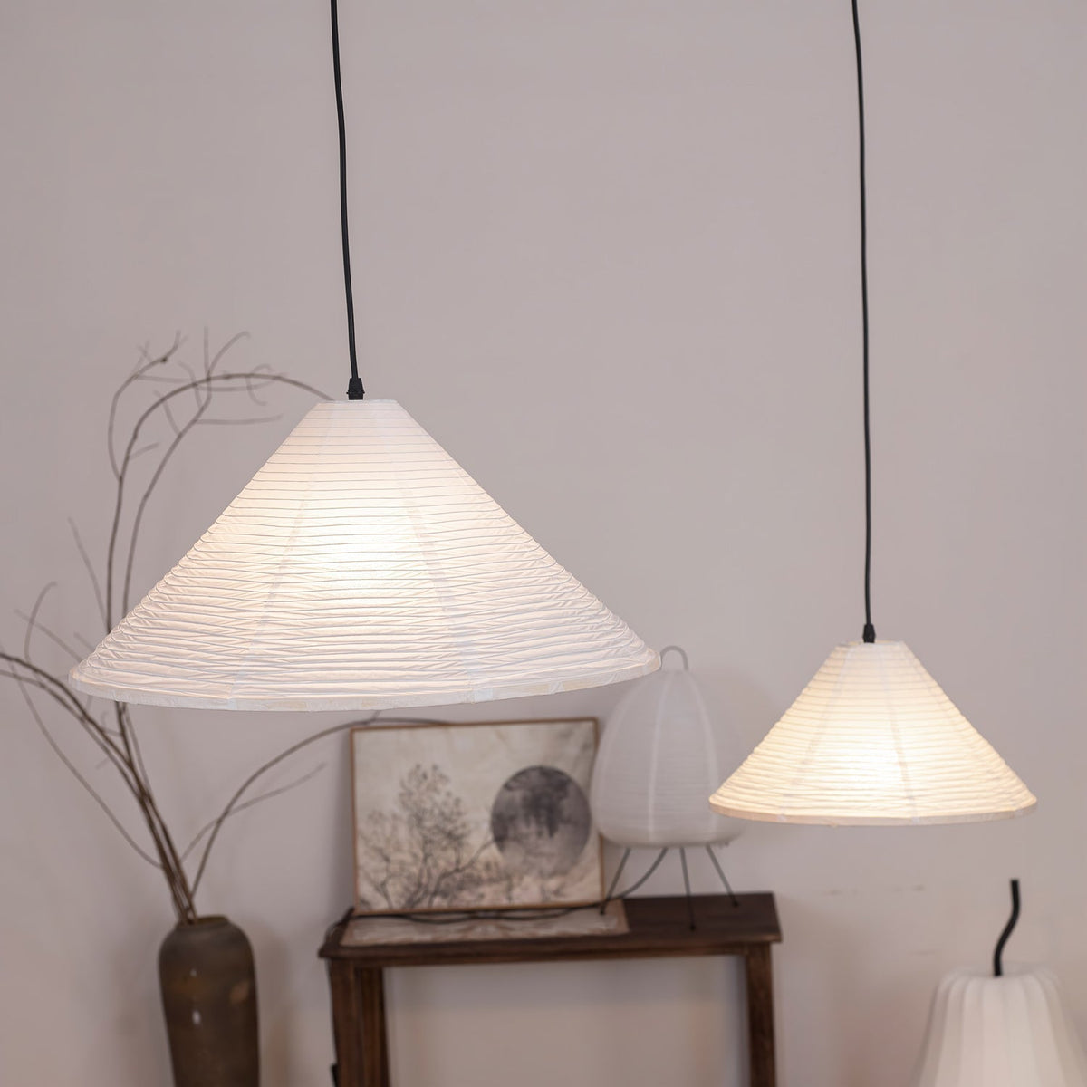 Conic Suspension Lampe Pyramidale en Papier - Neutralighting
