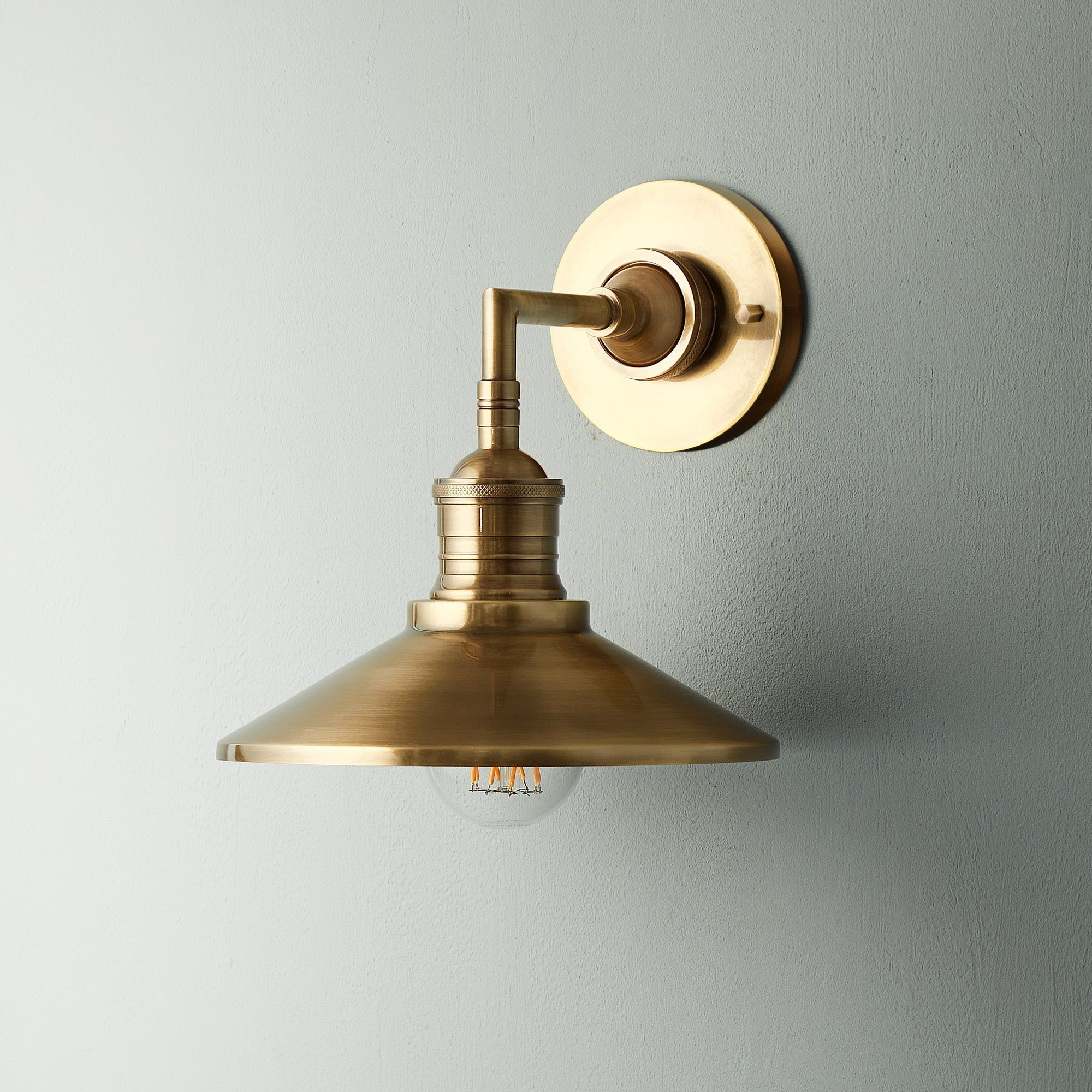 Isadora Applique Murale Intérieure en Laiton - Neutralighting