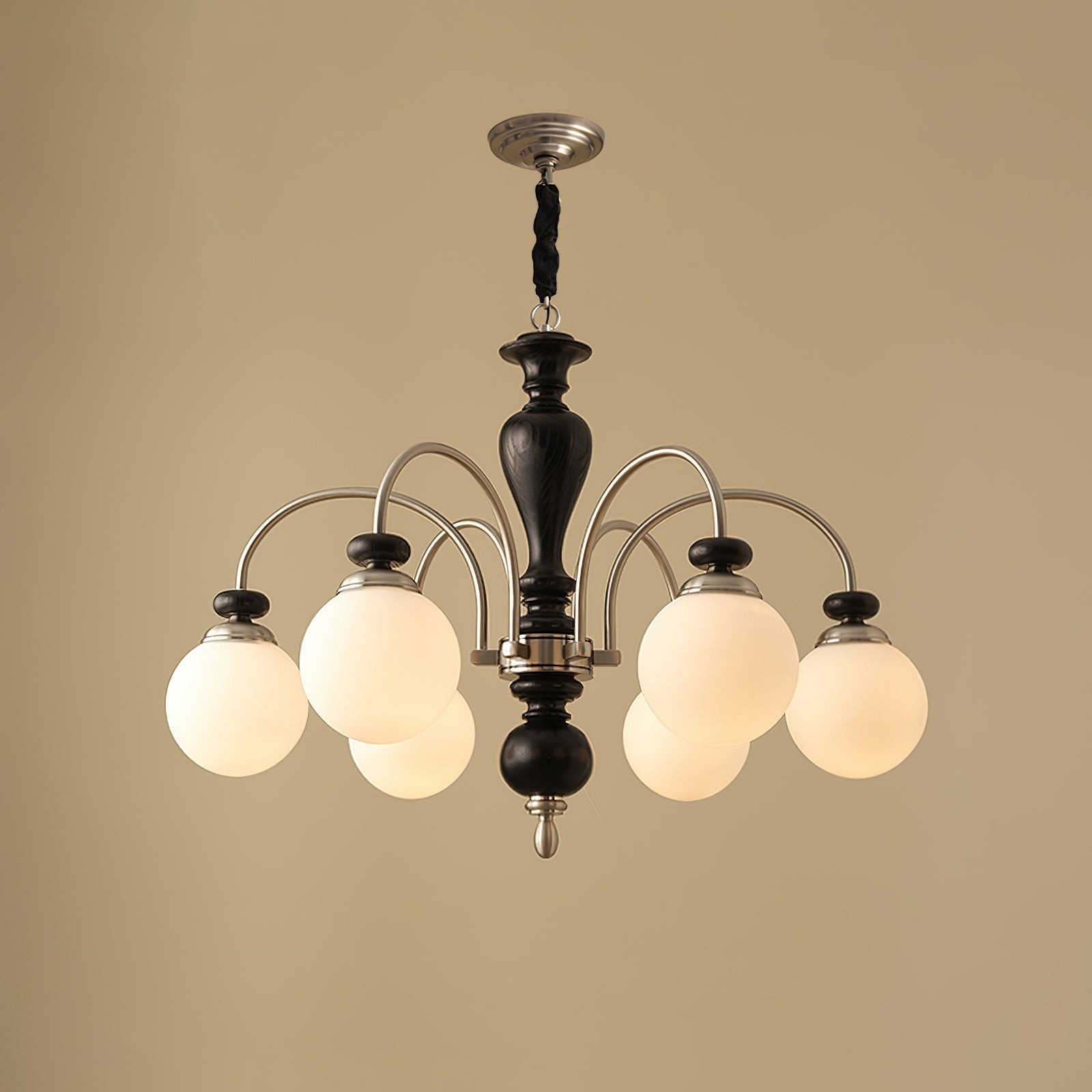 Solara Chandelier Classique en Bois et Laiton - Neutralighting