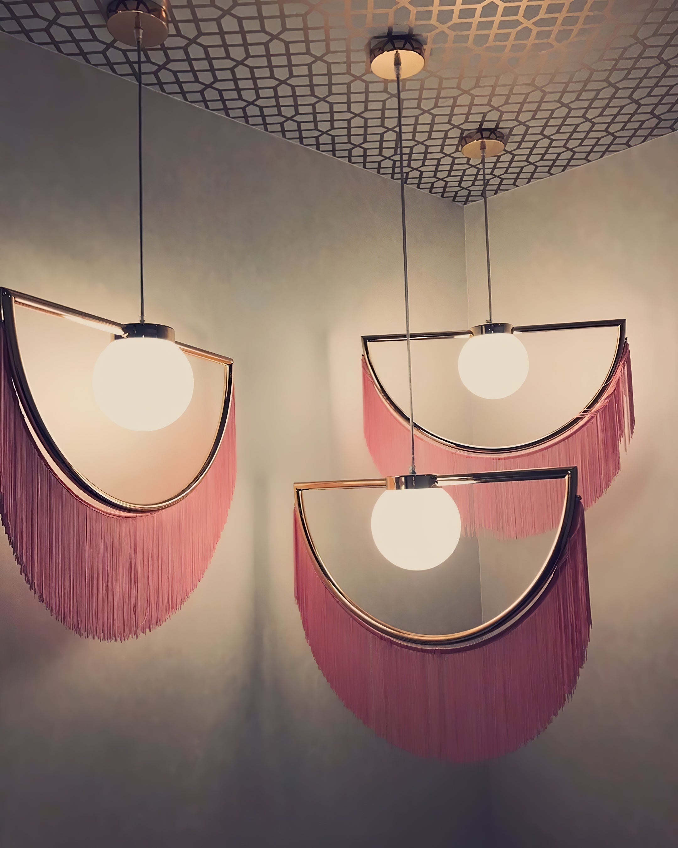 Solara Lampe suspendue en tissu à franges style globe rétro bohème - Neutralighting