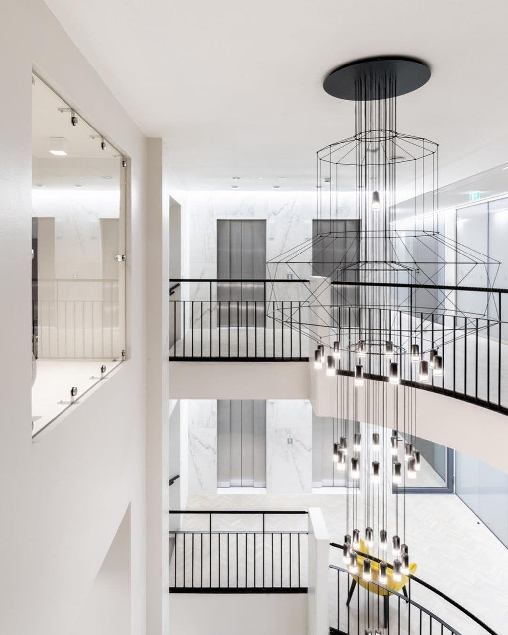 Lustra Chandelier Lignes Noir Structure Métallique LED - Neutralighting