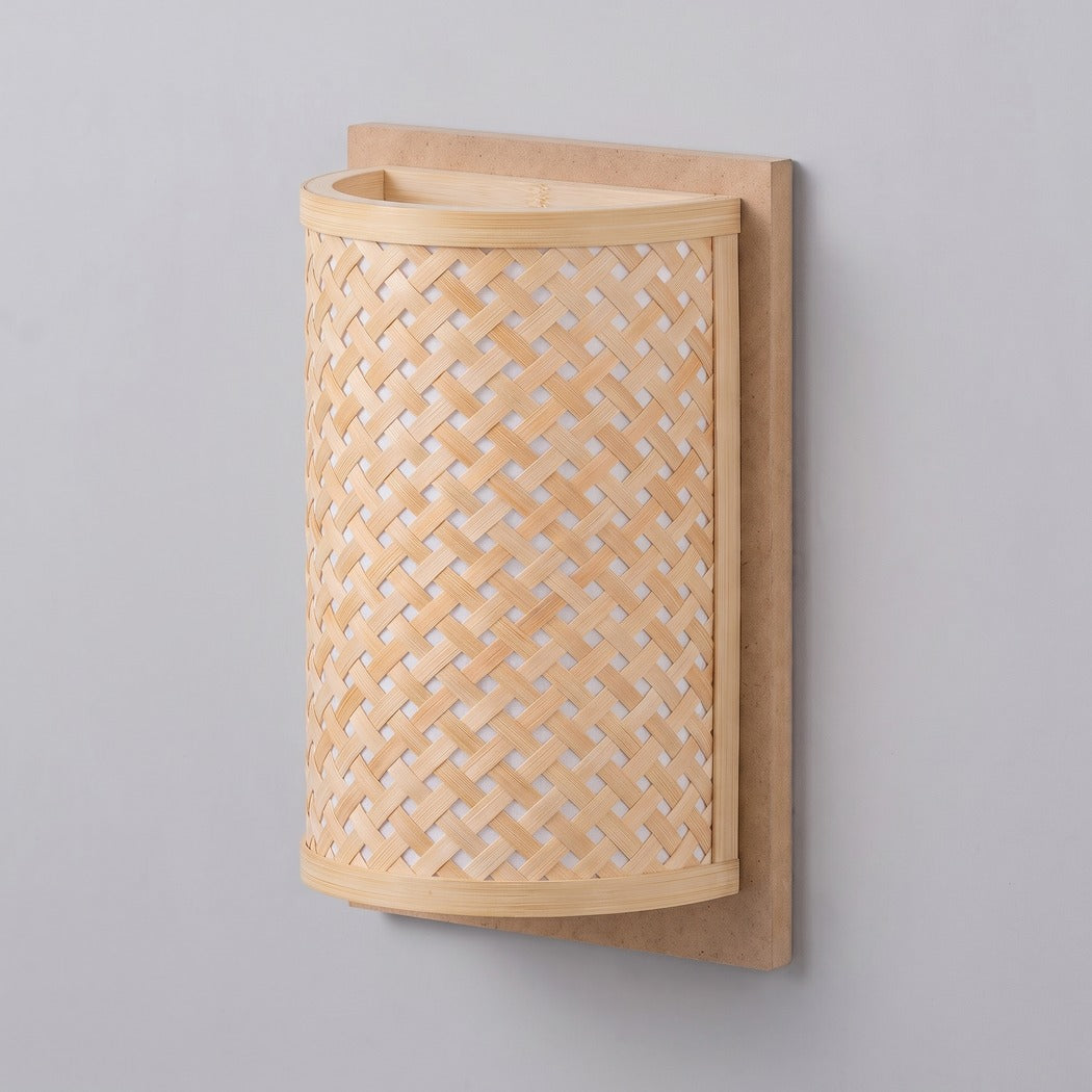 Applique murale verticale en cannage dans le style japonais – Alviane Sillage