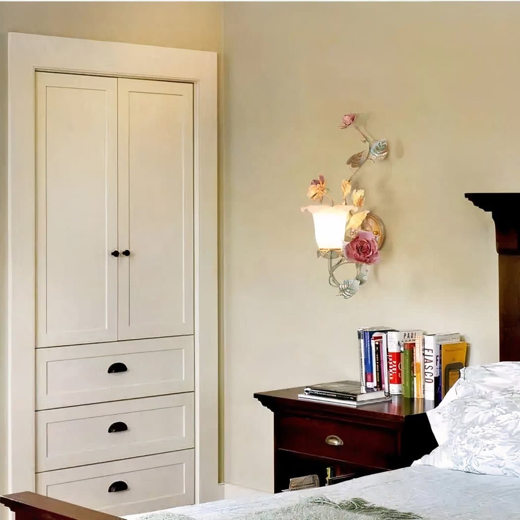 Applique murale en fer forgé en forme de fleur romantique – Évarine Sillage