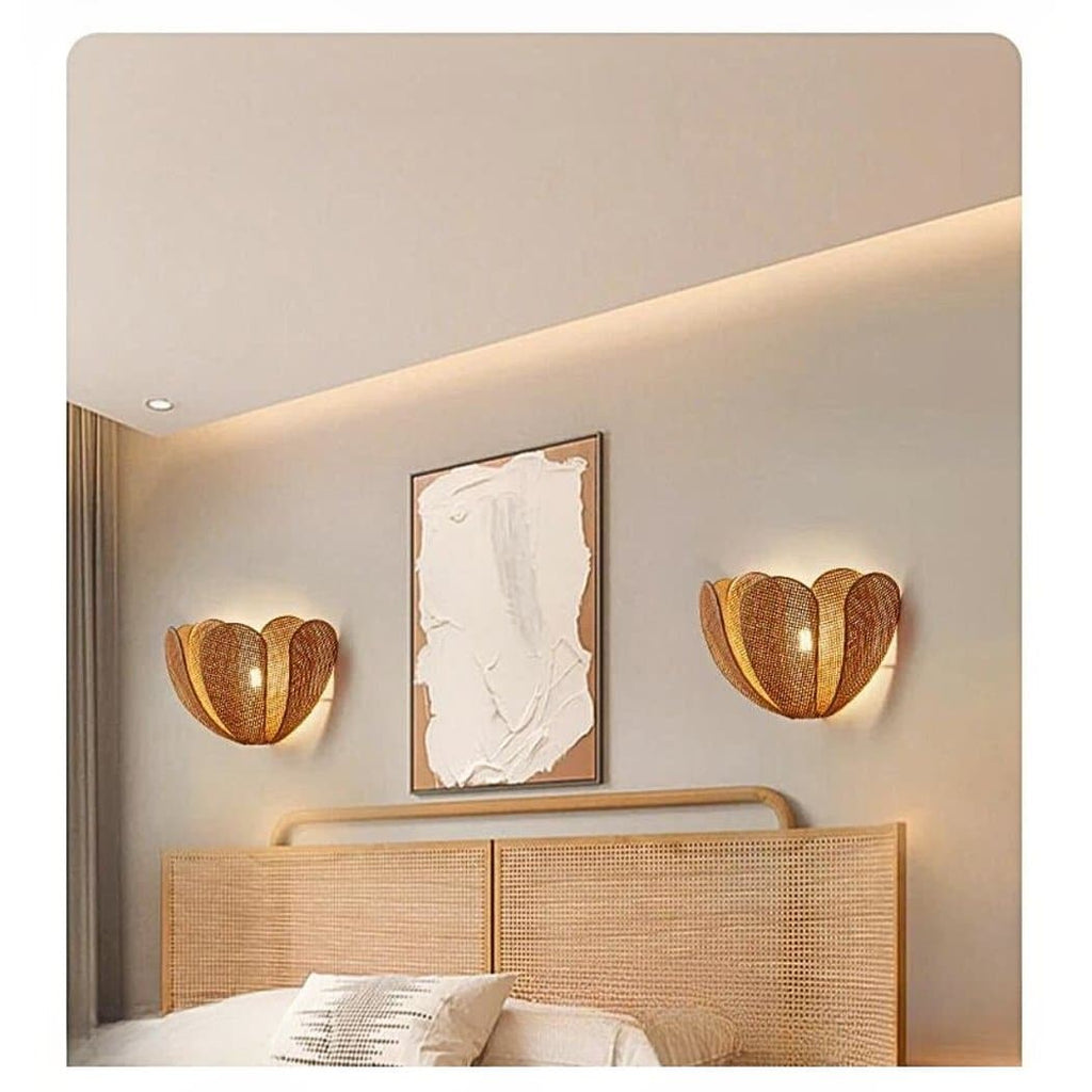 Applique murale en forme de fleur et en cannage artisanal – Alviane Épure