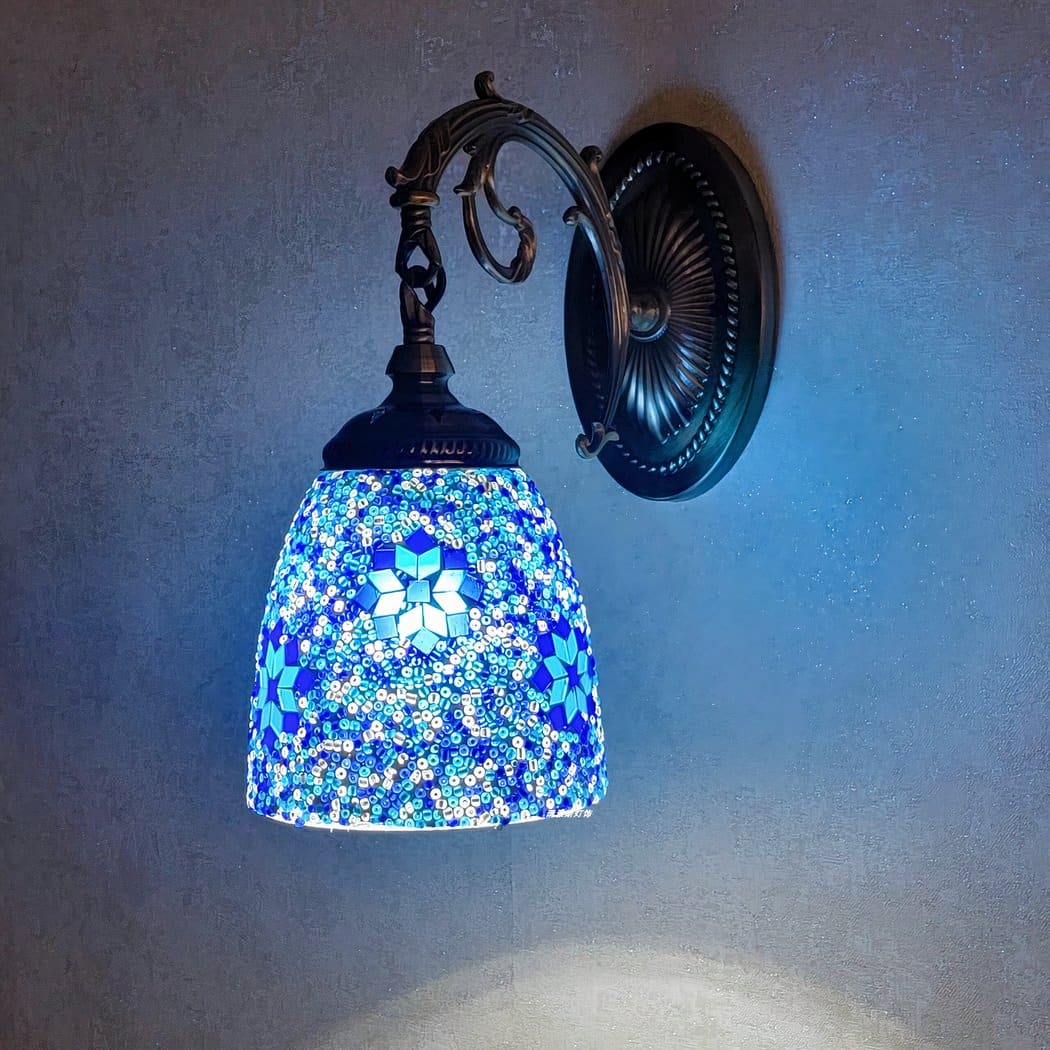 Applique murale style oriental aux reflets bleus – Orélian Arabesque