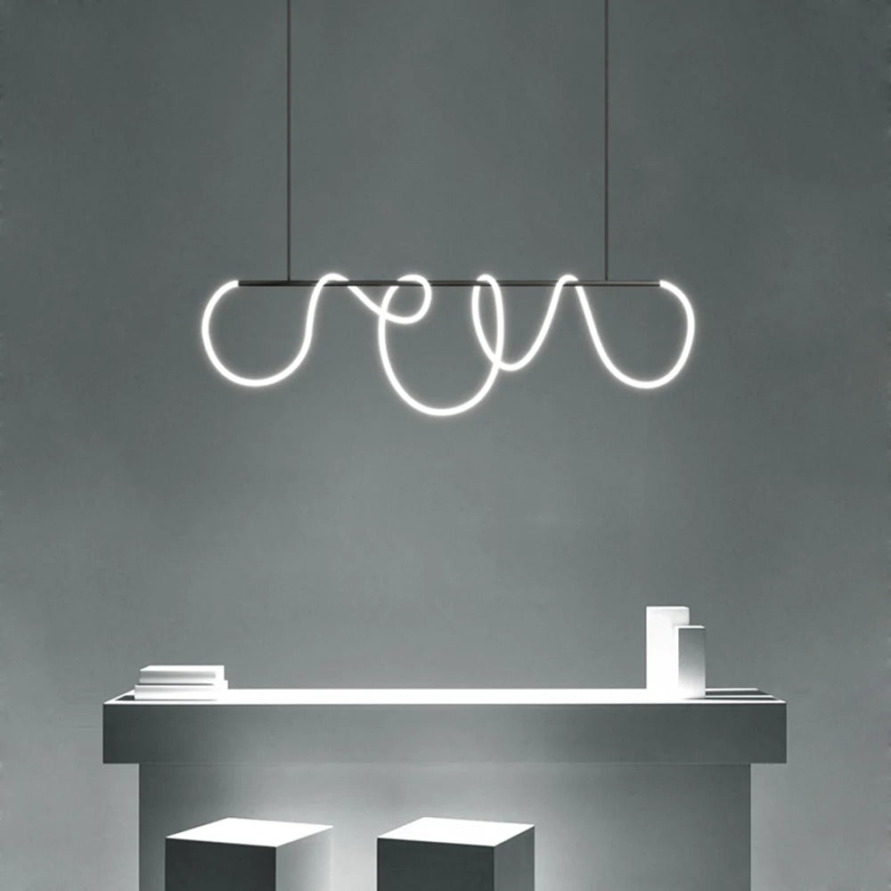 Xania Suspension Courbe/linéaire LED Postmoderne. Métal. Or/Noir. Salon - Neutralighting