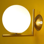 Joanna Applique Murale Moderne Minimaliste en Verre Soufflé Opale - Neutralighting