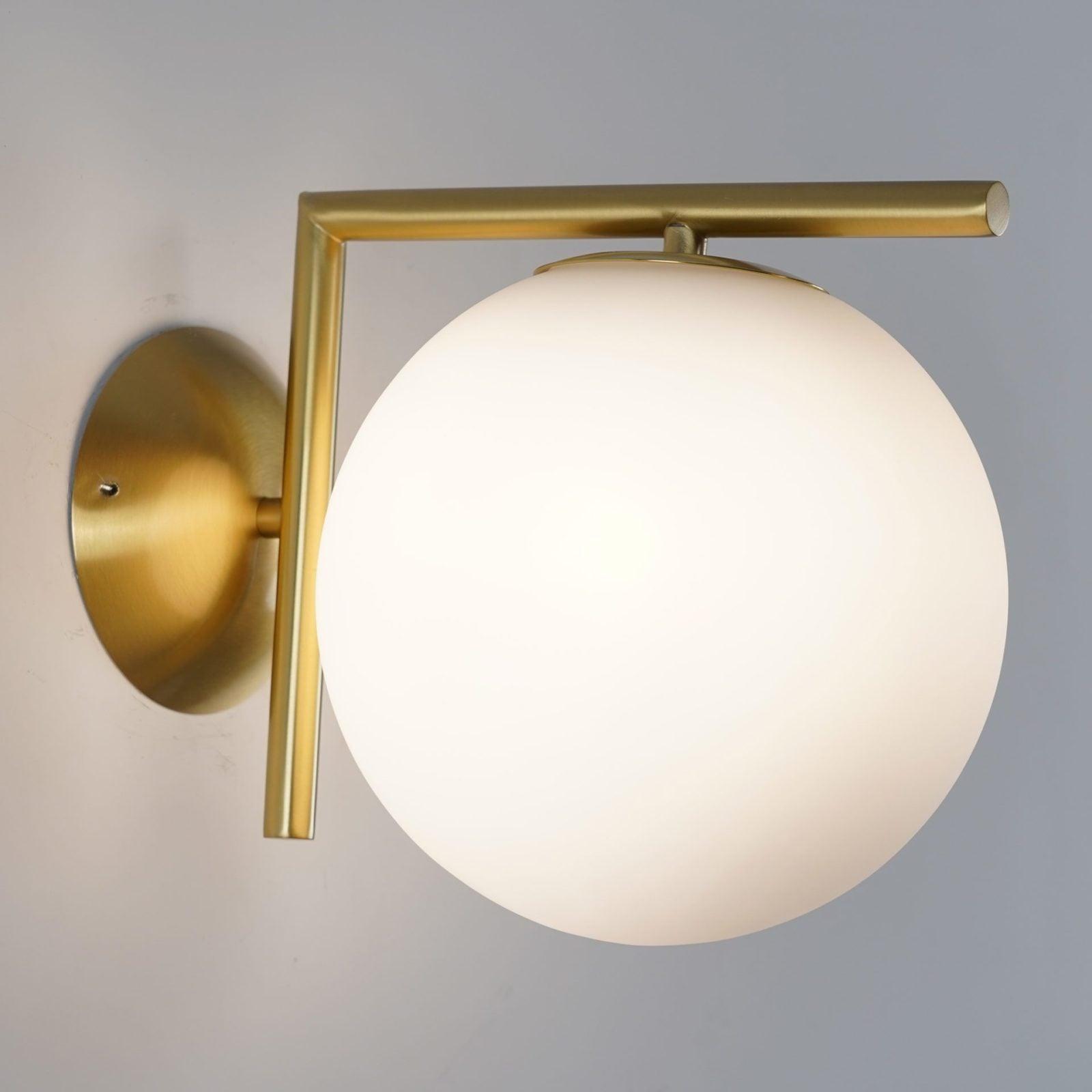 Joanna Applique Murale Moderne Minimaliste en Verre Soufflé Opale - Neutralighting