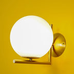 Joanna Applique Murale Moderne Minimaliste en Verre Soufflé Opale - Neutralighting