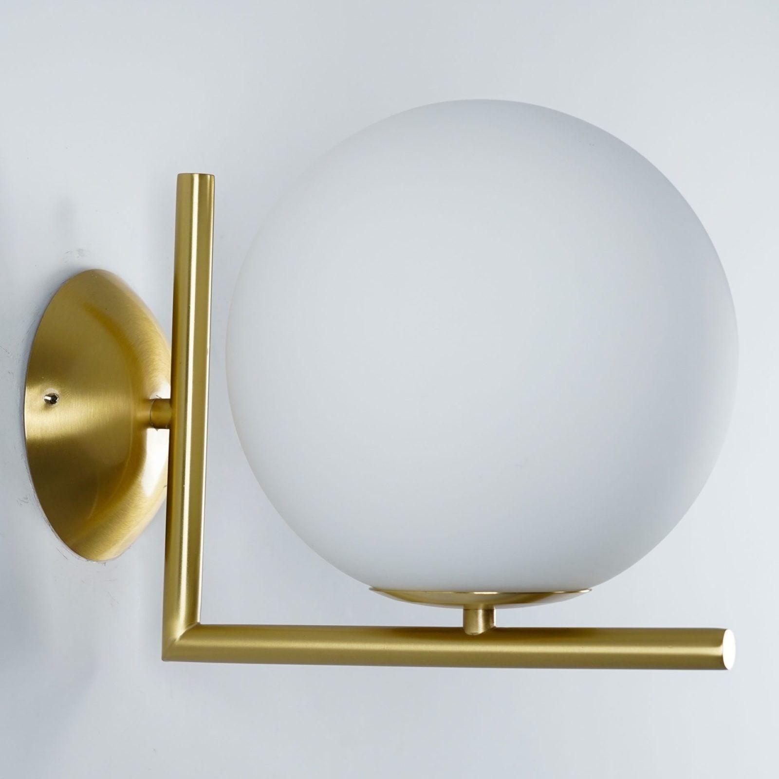 Joanna Applique Murale Moderne Minimaliste en Verre Soufflé Opale - Neutralighting