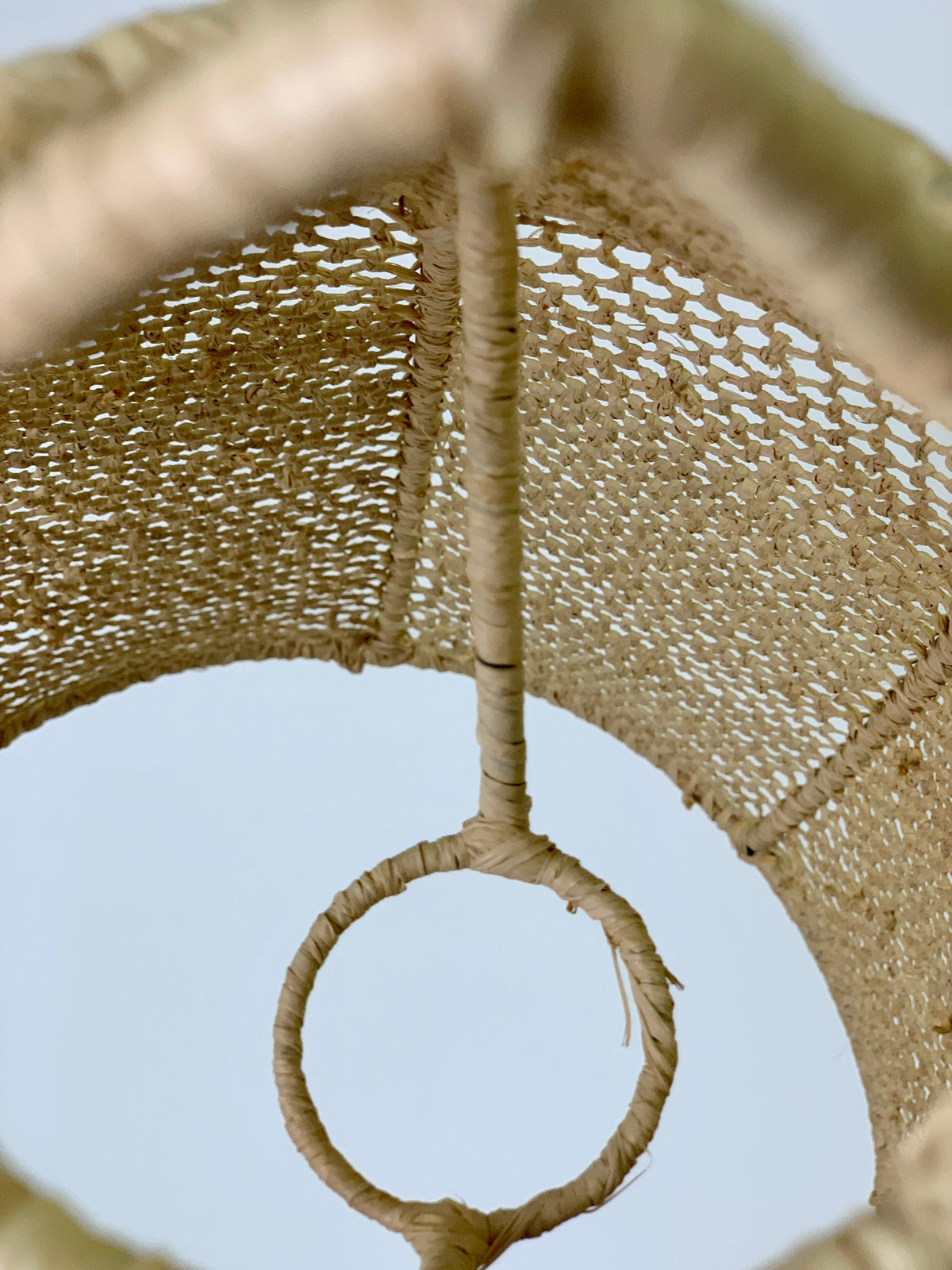 Suspension en dentelle de raphia - Droite