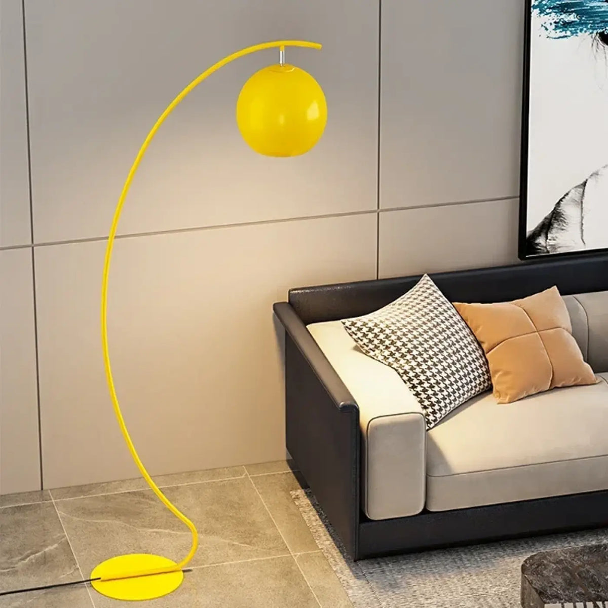 Lampadaire design en demi lune avec abat jour rond et style elegant – Orélian Courbe
