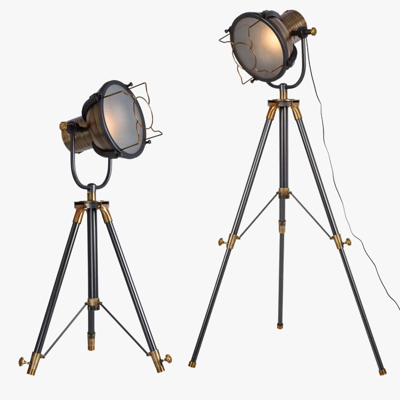 Lampadaire — En métal lourd style rétro industriel pour divers espaces