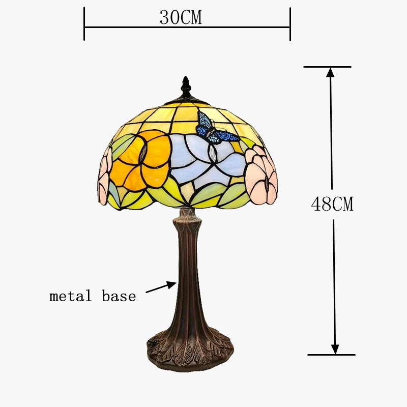 Lampe de table papillon style tiffany pour décoration et cadeau Hermine Césure en Verre - Une Présence de Verre Élégante