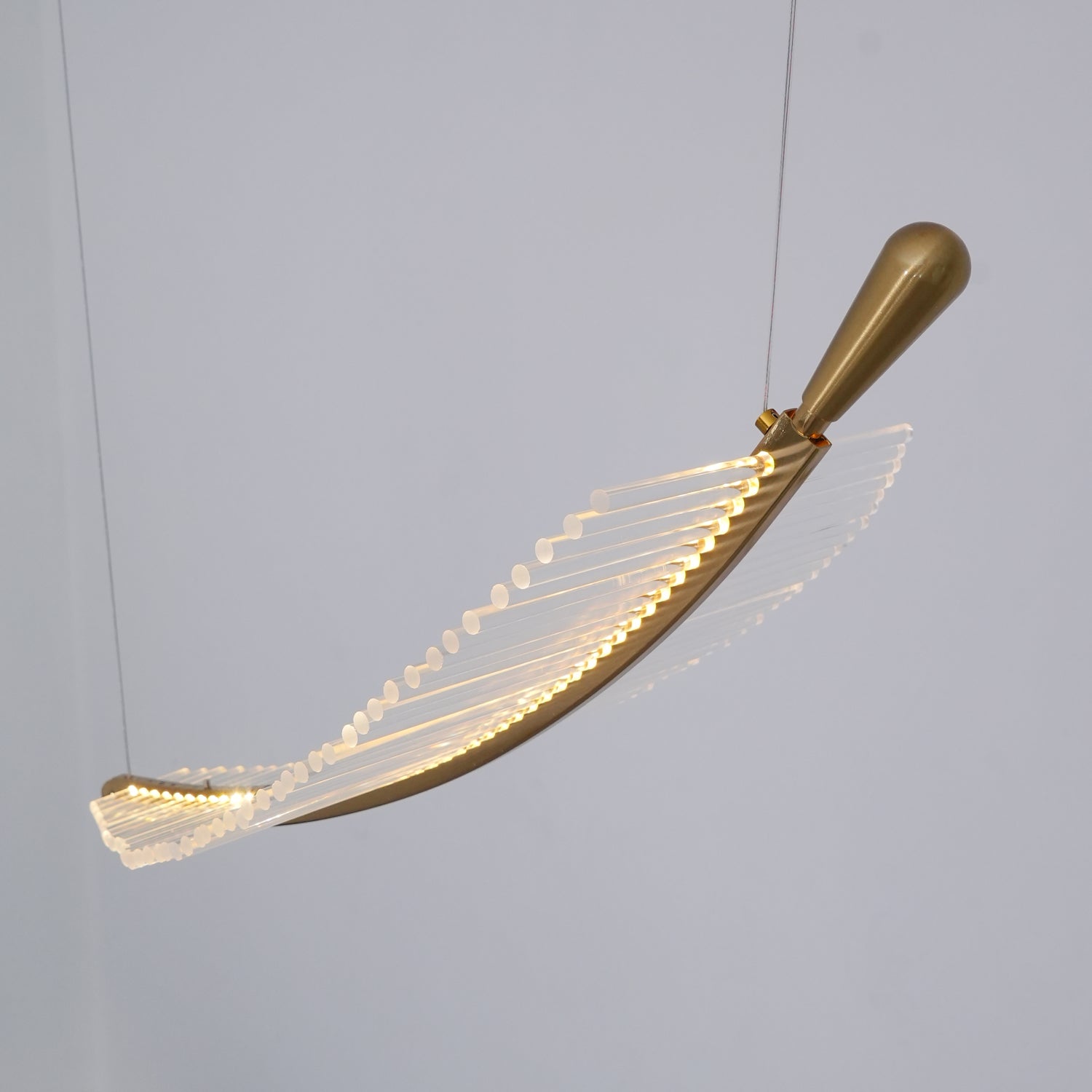 Lustra Chandelier Leaf Acrylic Gold Elegant Modern - Neutralighting