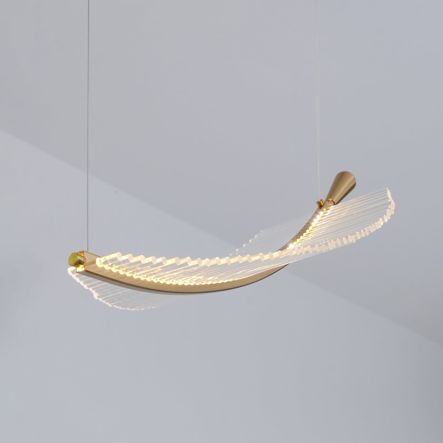 Lustra Chandelier Leaf Acrylic Gold Elegant Modern - Neutralighting