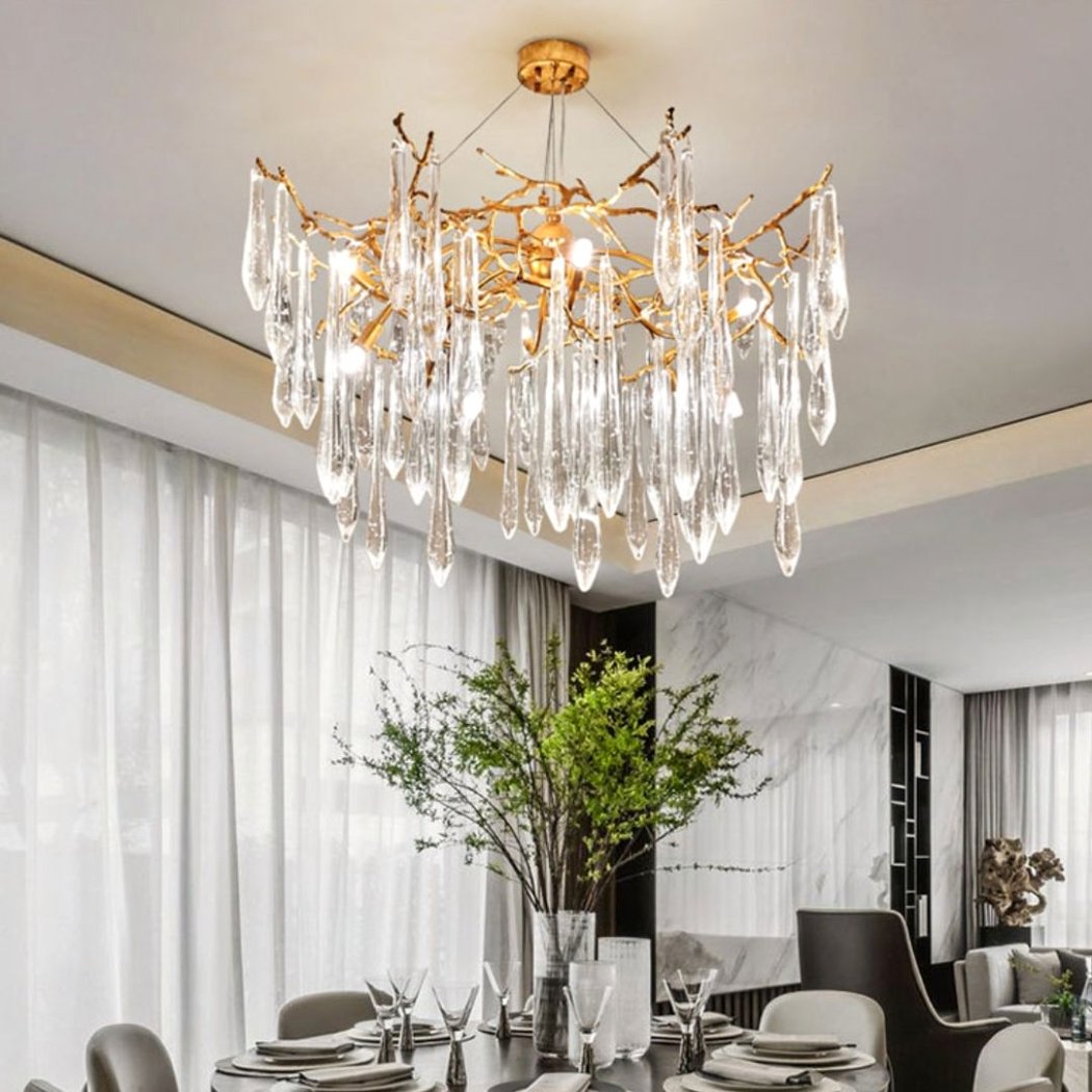 Lustre — Goutte d’eau dorée en cristal au design moderne