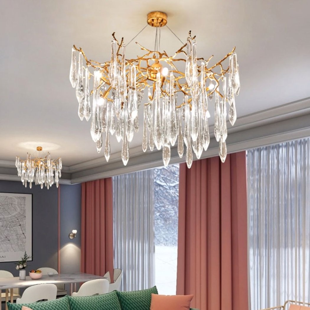 Lustre — Goutte d’eau dorée en cristal au design moderne