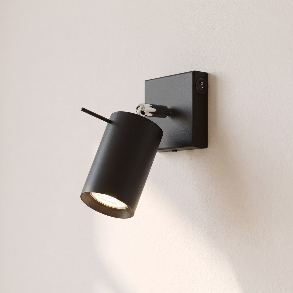Applique murale — Spot orientable avec interrupteur, 2 coloris