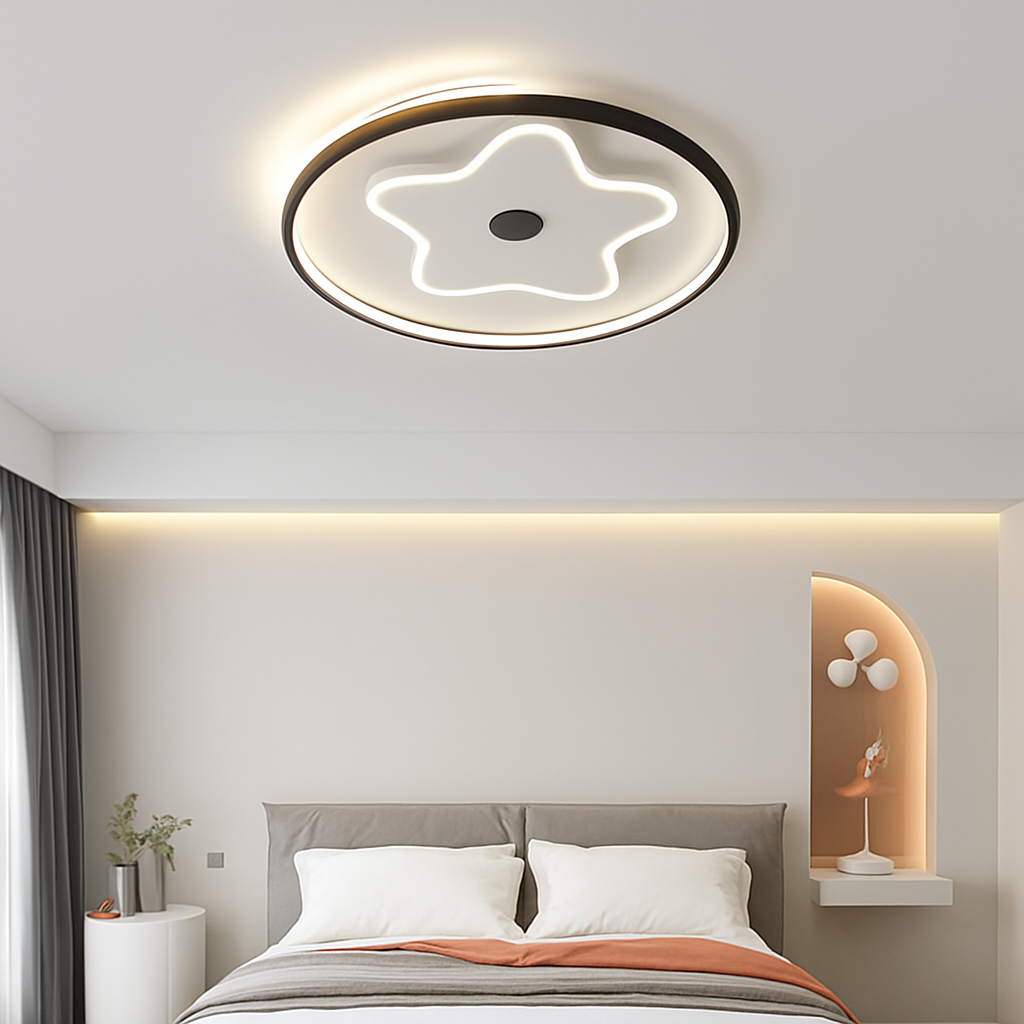 Plafonnier design minimaliste pour un éclairage d'ambiance élégant Sylvain Saison - Une Présence Sobre et Élégante