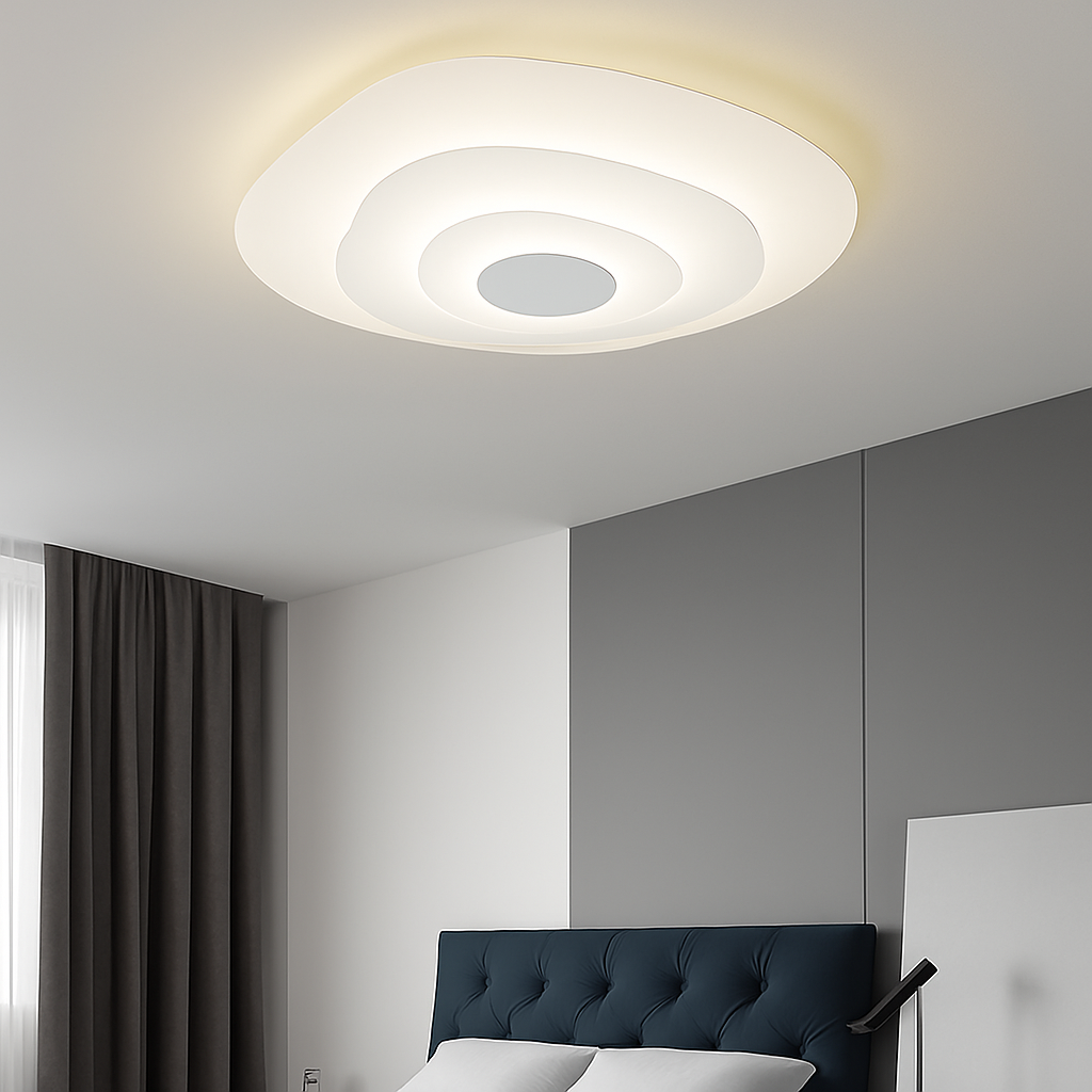 Plafonnier multicouche design en forme irrégulière originale Célia Clairval - Une Note Organique dans le Décor