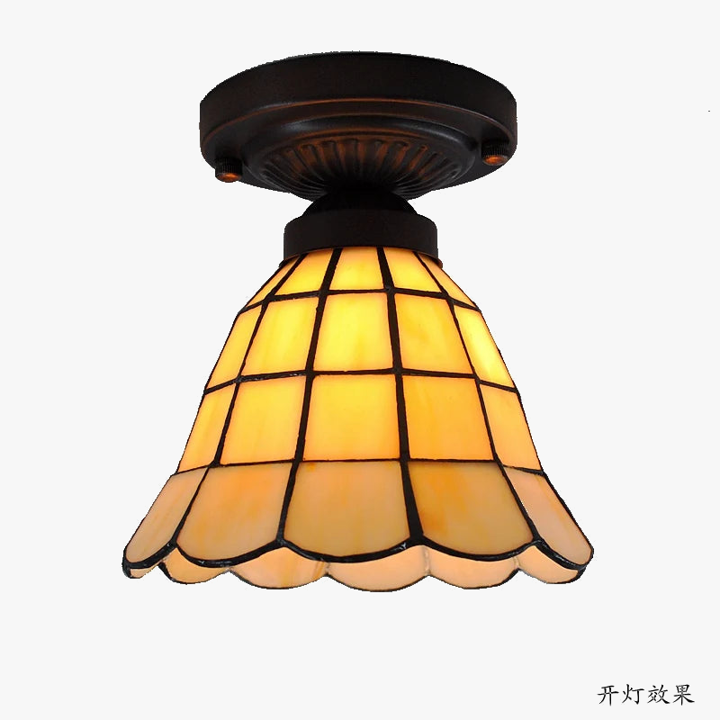 Plafonnier — Rétro en verre tiffany pour intérieur élégant