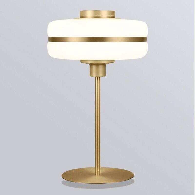 Lampe de chevet moderne LED aux formes arrondies et pied doré Hotel