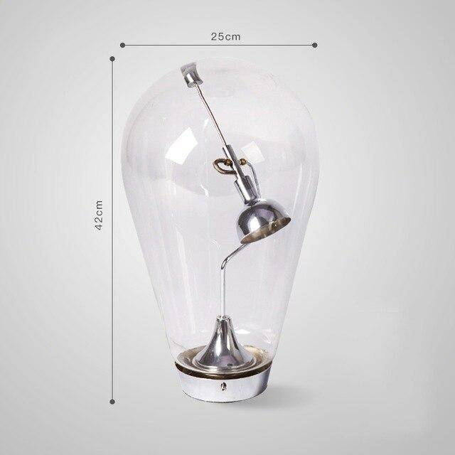 Lampe à poser design à LED chromé dans ampoule en verre