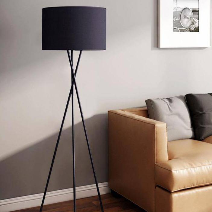 Abat-jour — Design LED tripod avec abat-jour en tissu noir ou blanc