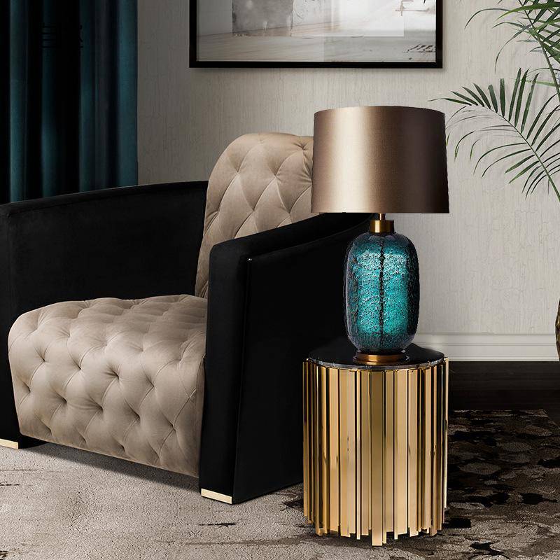Lampe à poser design LED en verre à motifs avec abat-jour métal