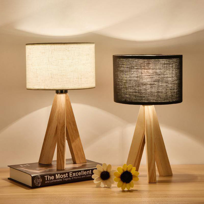 Lampe de chevet avec abat-jour en tissu et pied en bois (noir ou blanc)