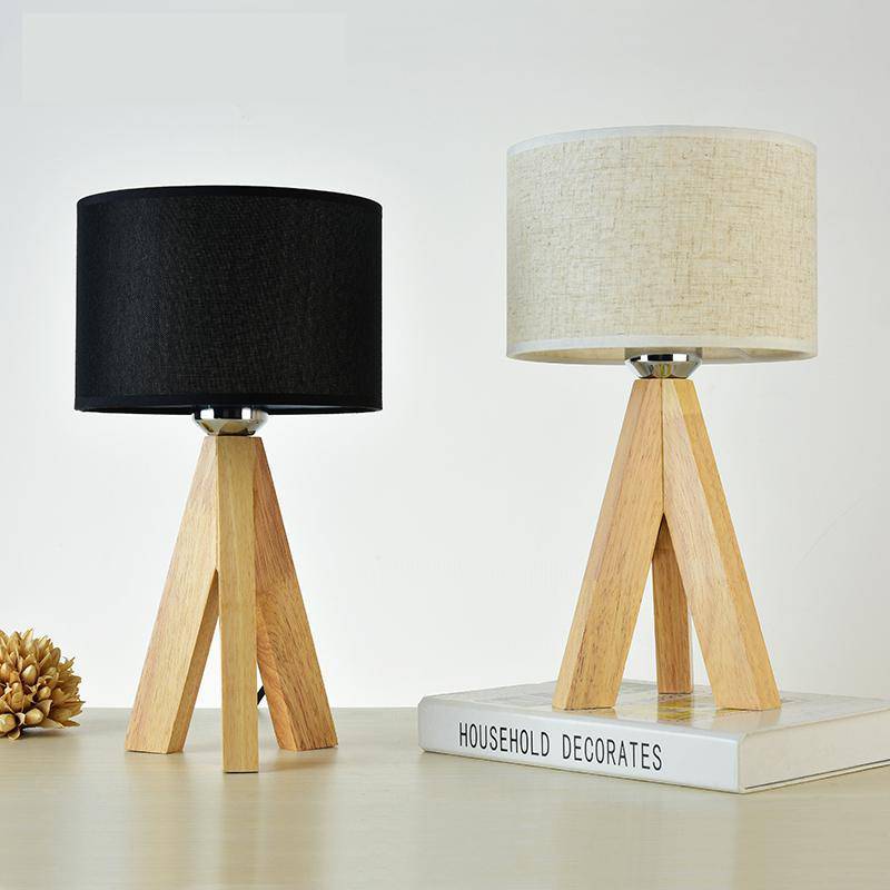 Lampe de chevet avec abat-jour en tissu et pied en bois (noir ou blanc)