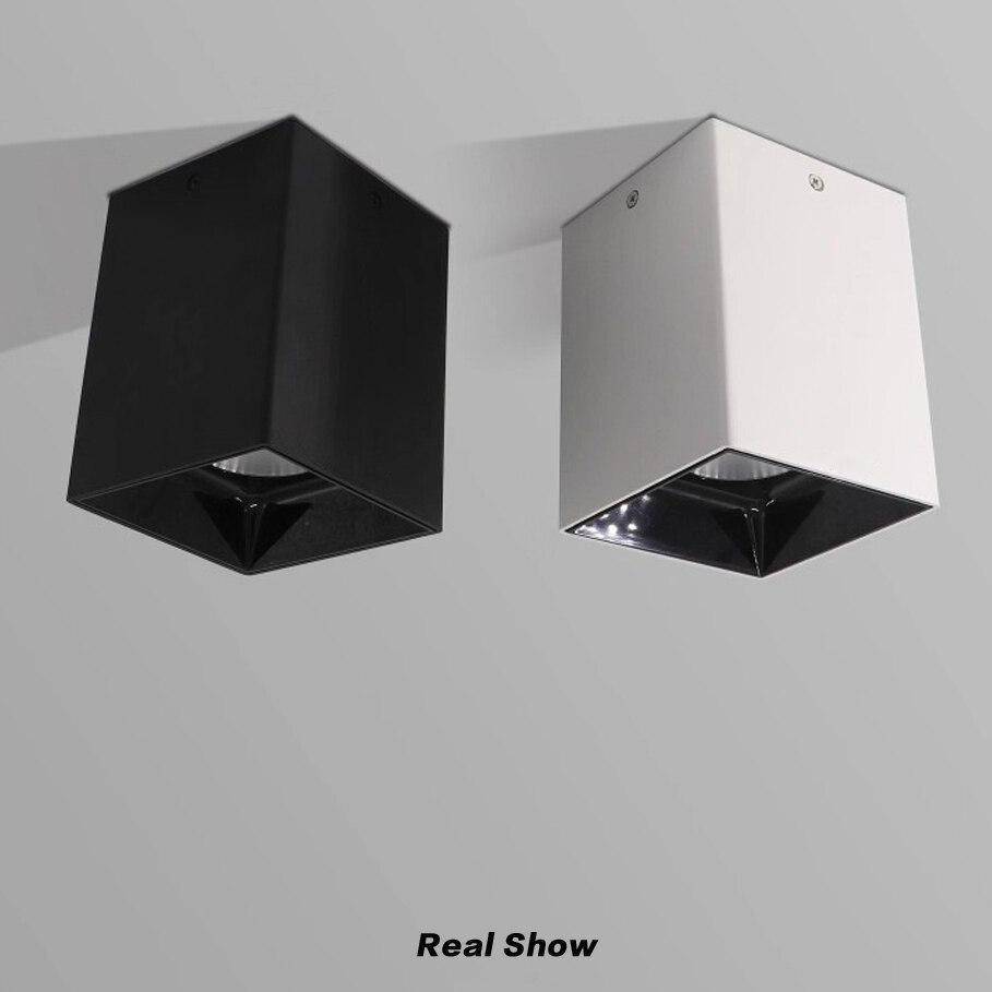 Spot moderne LED en cube noir ou blanc Théodore Confluence - Une Note Actuelle dans le Décor