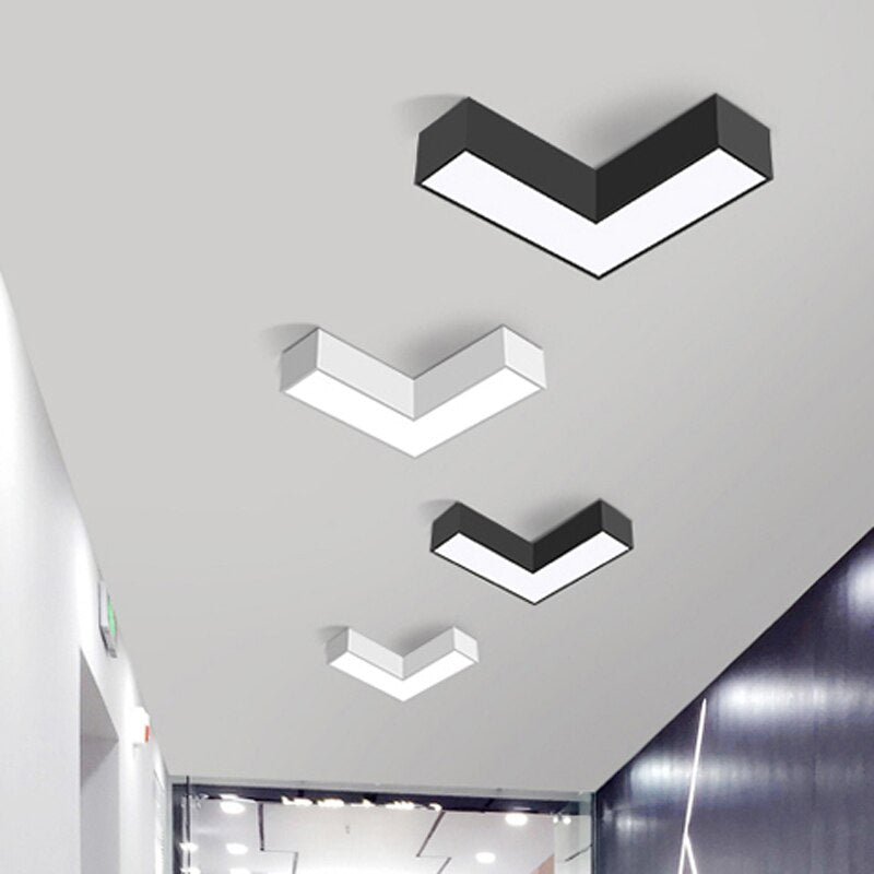 Plafonnier design LED angle droit Arrow Césarine Auréole en Métal - Lignes Dessinées & Décor Raffiné