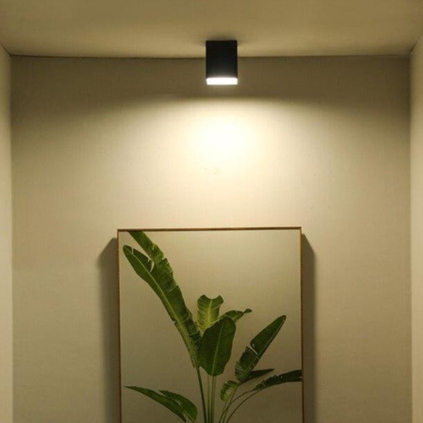 Spot design LED en forme de cube en aluminium Beal Estelle Florilège - Une Présence Décorative Affirmée