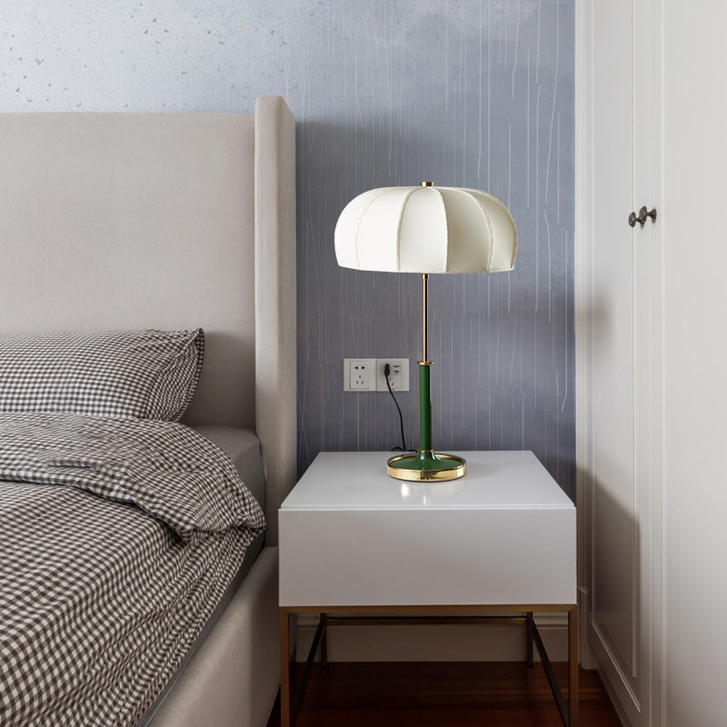 Lampe à poser moderne abat-jour en forme de dome Rita