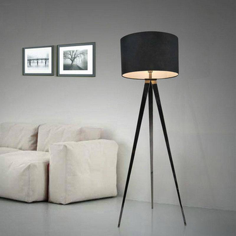 Abat-jour — Design Luxe sur triple pieds et abat-jour tissu noir