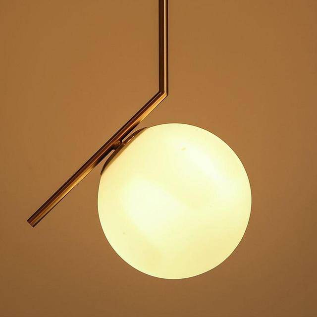 Suspension — Dorée à LED avec lampe en boule
