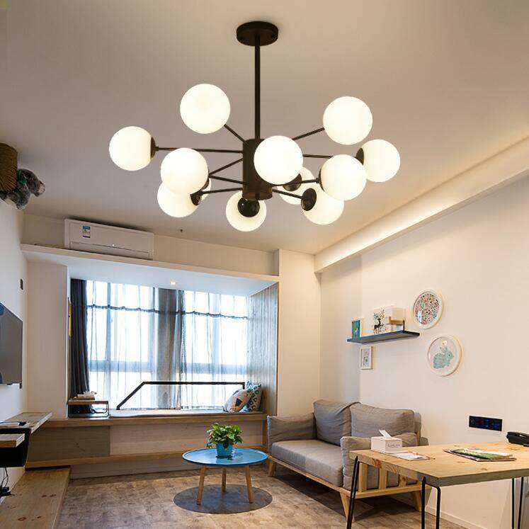Lustre — Design noir avec plusieurs branches et lampe en verre Vintage